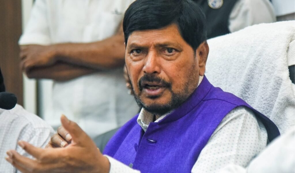 CJP को नाम बदलकर Istifa Janata Party कर लेना चाहिए, CEC विवाद पर बोले Ramdas Athawale CJP को नाम बदलकर Istifa Janata Party कर लेना चाहिए, CEC विवाद पर बोले Ramdas Athawale