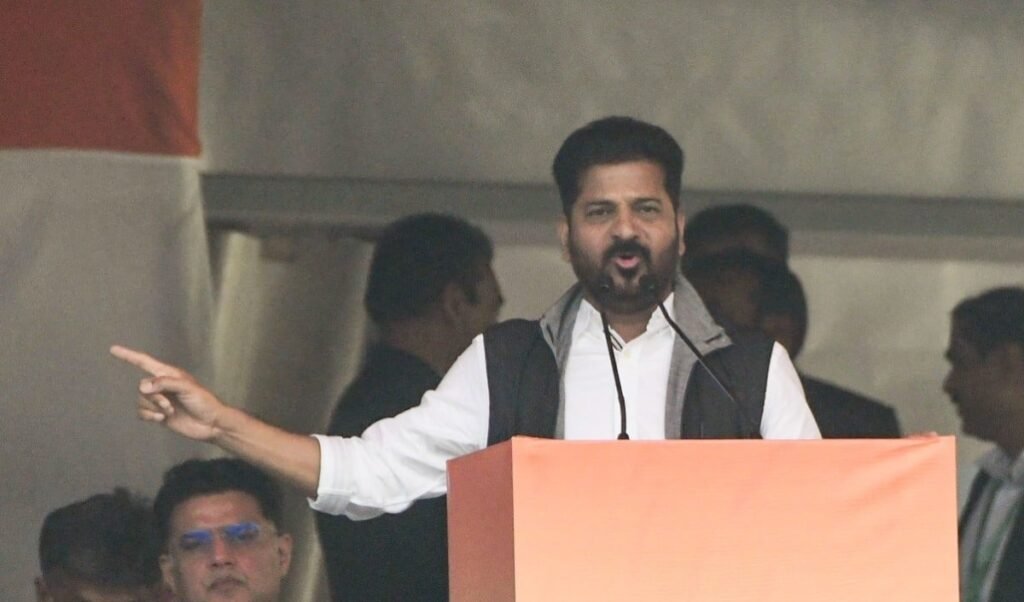 CM Revanth Reddy के ‘नंदी बनाम पांडी’ बयान पर सियासी घमासान, BRS का Congress पर करारा पलटवार CM Revanth Reddy के ‘नंदी बनाम पांडी’ बयान पर सियासी घमासान, BRS का Congress पर करारा पलटवार