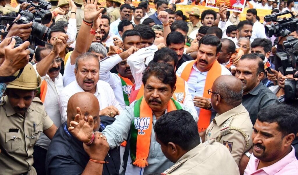 Congress सरकार में विकास ठप, आर अशोक ने Karnataka के 100 दिनों को बताया फ्लॉप Congress सरकार में विकास ठप, आर अशोक ने Karnataka के 100 दिनों को बताया फ्लॉप