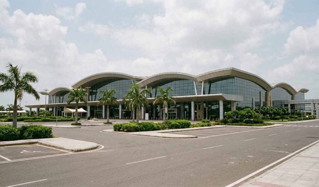 Delhi Police ने 30 लाख की Cyber Fraud के आरोपी उदित त्यागी को Jaipur Airport से दबोचा