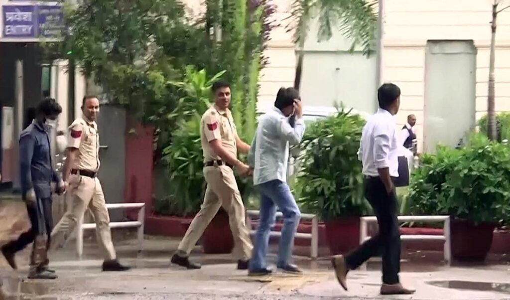 Delhi के Satya Niketan Building Collapse में आरोपी सुधांशु और शुभम 12 दिन की न्यायिक हिरासत में Delhi के Satya Niketan Building Collapse में आरोपी सुधांशु और शुभम 12 दिन की न्यायिक हिरासत में