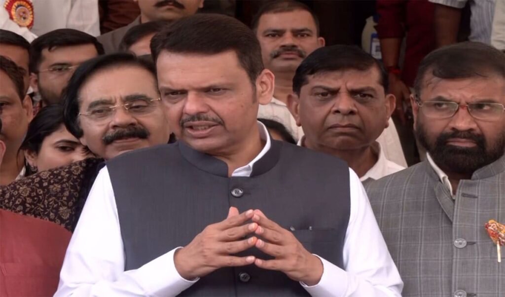 Disha Salian Case Transfer: तकनीकी पहलुओं पर फंसा पेंच, CBI की एंट्री पर Maharashtra CM ने तोड़ी चुप्पी Disha Salian Case Transfer: तकनीकी पहलुओं पर फंसा पेंच, CBI की एंट्री पर Maharashtra CM ने तोड़ी चुप्पी