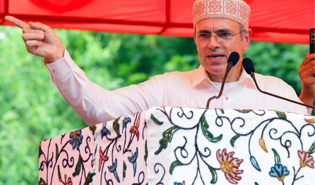 ECI विवाद पर Omar Abdullah का तंज, CEC Gyanesh Kumar को Bharat Ratna मिलना चाहिए ECI विवाद पर Omar Abdullah का तंज, CEC Gyanesh Kumar को Bharat Ratna मिलना चाहिए