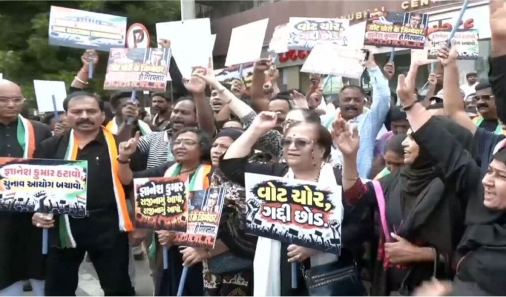 Election Commission को सरकार ने कठपुतली बनाया, CEC Gyanesh Kumar पर भड़के Amit Chavda Election Commission को सरकार ने कठपुतली बनाया, CEC Gyanesh Kumar पर भड़के Amit Chavda