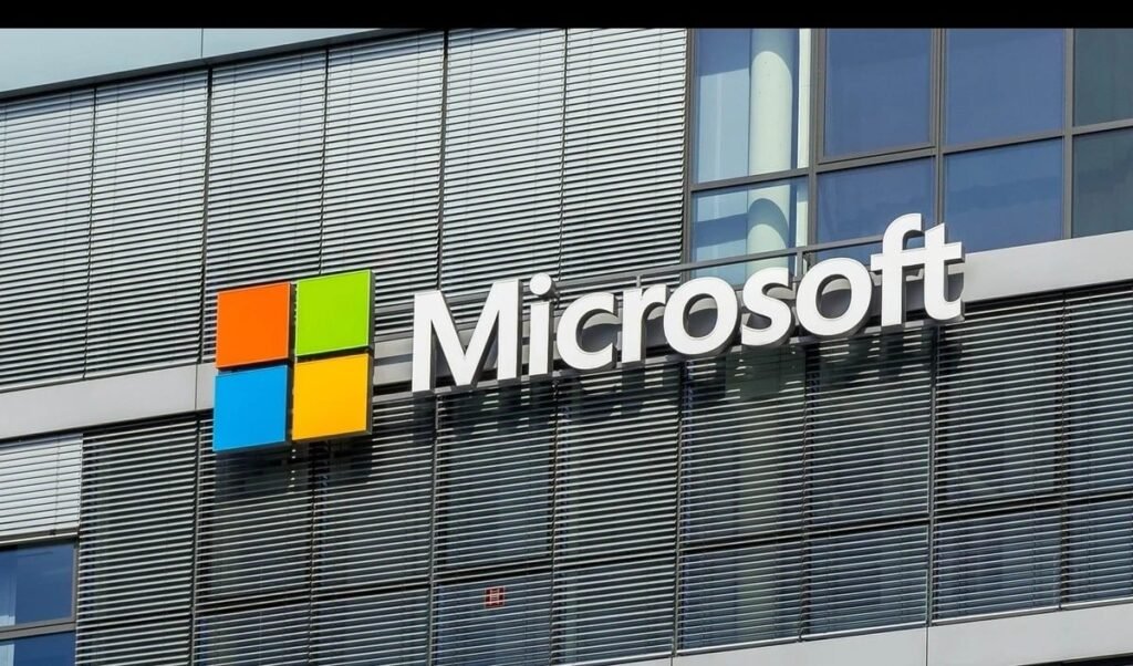 Indian Tech Industry में हलचल: Oracle के बाद Microsoft में भी Layoffs की आहट, 3,500 कर्मचारियों पर गहराया संकट