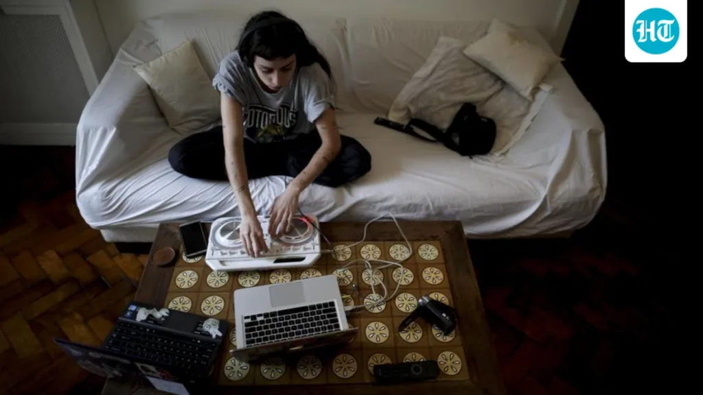 Is your desk job making you fat? Dietician Vidhisha Parekh says these 5 eating habits will fix this unhealthy practice Is your desk job making you fat? Dietician Vidhisha Parekh says these 5 eating habits will fix this unhealthy practice