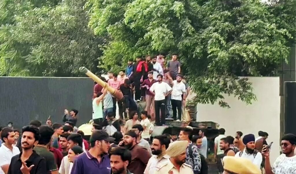 LPU Protest: फगवाड़ा में इंटरनेट बंद, CM Bhagwant Mann ने दिए जांच के सख्त आदेश