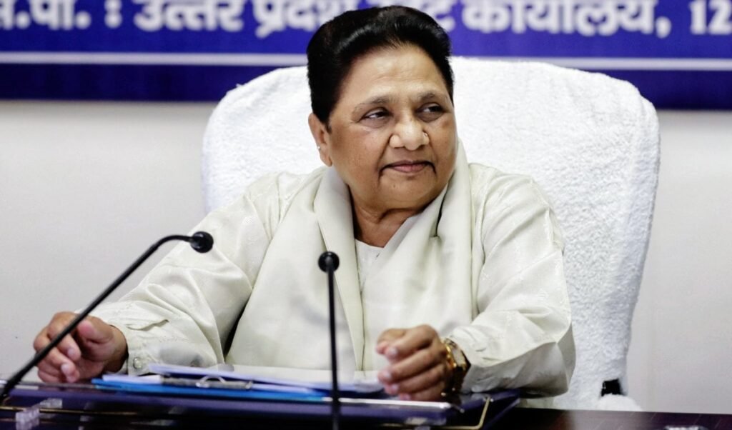 Mayawati ने भतीजों आकाश-ईशान को लेकर लिया बड़ा फैसला, अब परिवार से किसे मिलेगा मौका?