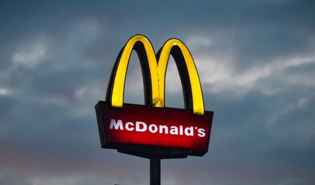 McDonald's India X Handle Hack! इंटर्न का बिना सैलरी काम कराने का सनसनीखेज आरोप