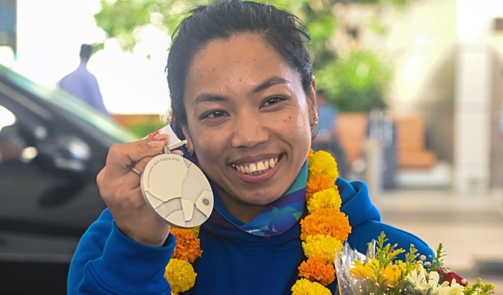 Mirabai Chanu ने 49kg Weightlifting में जीता Silver Medal, अपने मेडल कलेक्शन में जोड़ा नया पदक