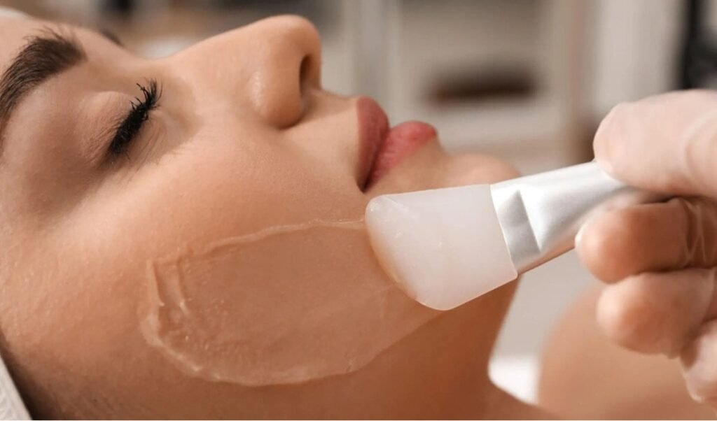 Natural Skin Care: Glowing Skin के लिए घर पर बनाएं 5 DIY Face Pack, बिना पार्लर पाएंगी नेचुरल निखार Natural Skin Care: Glowing Skin के लिए घर पर बनाएं 5 DIY Face Pack, बिना पार्लर पाएंगी नेचुरल निखार