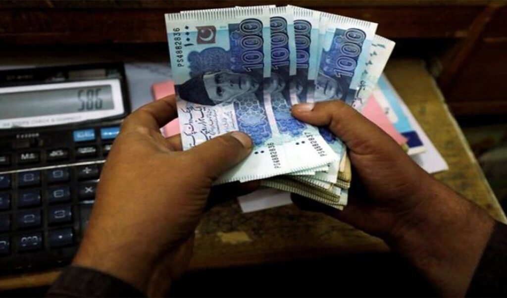Pakistan Economic Crisis: महंगाई और Electricity Bills ने तोड़ी जनता की कमर, Ipsos Survey में हुआ खुलासा Pakistan Economic Crisis: महंगाई और Electricity Bills ने तोड़ी जनता की कमर, Ipsos Survey में हुआ खुलासा