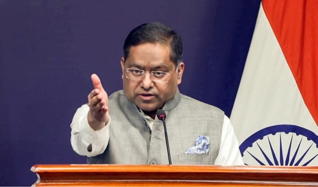 Pakistani Navy की ‘लापरवाही’ पर भड़का India, MEA ने Pakistan High Commission के कार्यवाहक प्रमुख को तलब कर लगाई लताड़ Pakistani Navy की ‘लापरवाही’ पर भड़का India, MEA ने Pakistan High Commission के कार्यवाहक प्रमुख को तलब कर लगाई लताड़