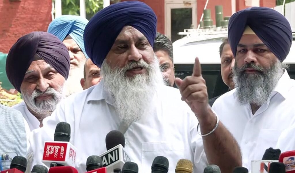 Punjab को प्रयोग नहीं विकास और सुरक्षा चाहिए, AAP पर बरसे SAD चीफ Sukhbir Badal Punjab को प्रयोग नहीं विकास और सुरक्षा चाहिए, AAP पर बरसे SAD चीफ Sukhbir Badal