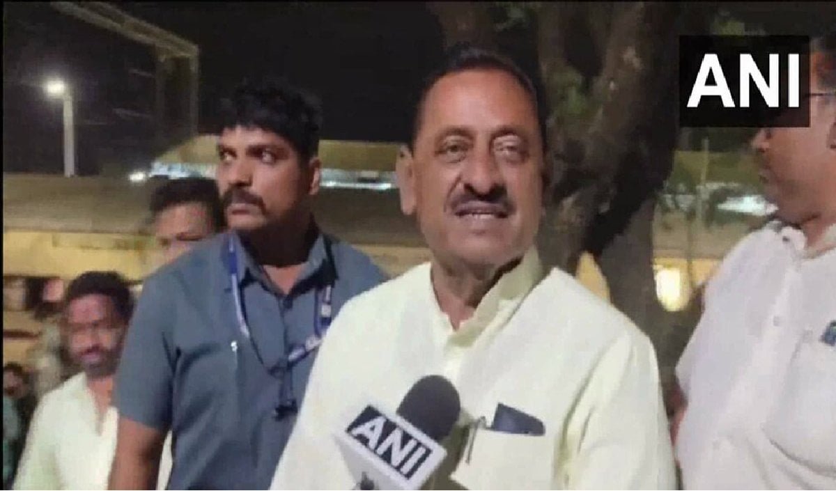 RBI ने महाराष्ट्र के मंत्री बाबासाहेब पाटिल को लातूर सहकारी बैंक बोर्ड से हटा दिया RBI ने महाराष्ट्र के मंत्री बाबासाहेब पाटिल को लातूर सहकारी बैंक बोर्ड से हटा दिया