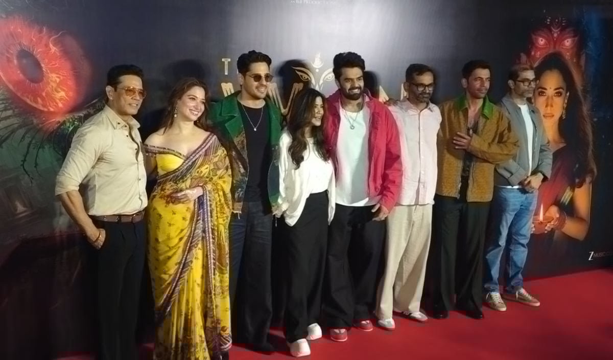 THE VVAAN Trailer Out Now: सिद्धार्थ मल्होत्रा की द वन का ट्रेलर रिलीज, रहस्यमयी दुनिया ने गहराया राज THE VVAAN Trailer Out Now: सिद्धार्थ मल्होत्रा की द वन का ट्रेलर रिलीज, रहस्यमयी दुनिया ने गहराया राज