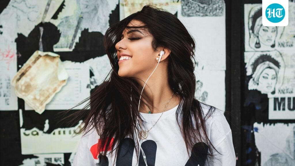 The internet says earphones cause earwax build-up. Here’s what ENT expert says about this health claim The internet says earphones cause earwax build-up. Here’s what ENT expert says about this health claim