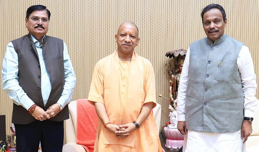 UP में BJP का मिशन 2027 शुरू, Vinod Tawde ने संभाली कमान, Yogi से हुई मुलाकात