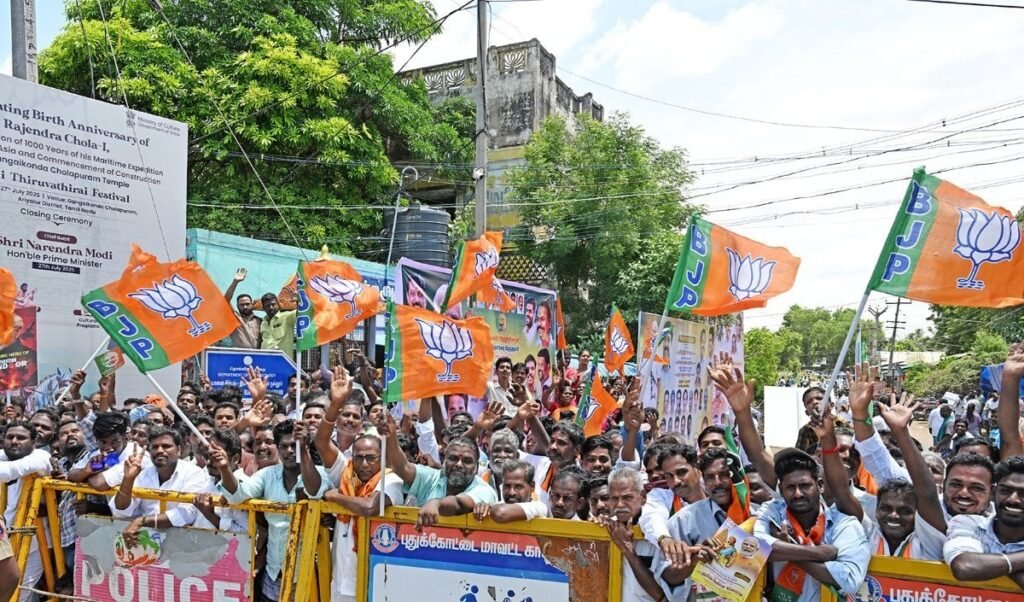 UP में Rajya Sabha चुनाव: BJP से Smriti Irani और Varun Gandhi के नाम पर चर्चा तेज UP में Rajya Sabha चुनाव: BJP से Smriti Irani और Varun Gandhi के नाम पर चर्चा तेज