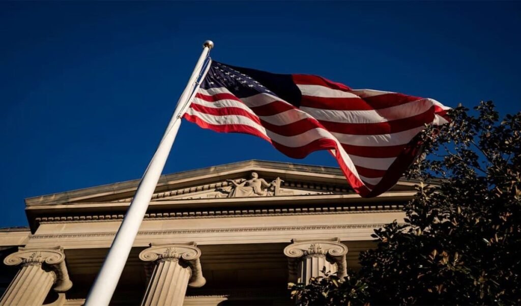 US Mid-Term Election 2026: Trump समर्थित USPS मेल वोटिंग नियमों पर Federal Judge की रोक, बताया असंवैधानिक US Mid-Term Election 2026: Trump समर्थित USPS मेल वोटिंग नियमों पर Federal Judge की रोक, बताया असंवैधानिक