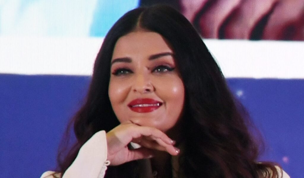 aishwarya rai bachchan walks runway at loreal paris fashion week