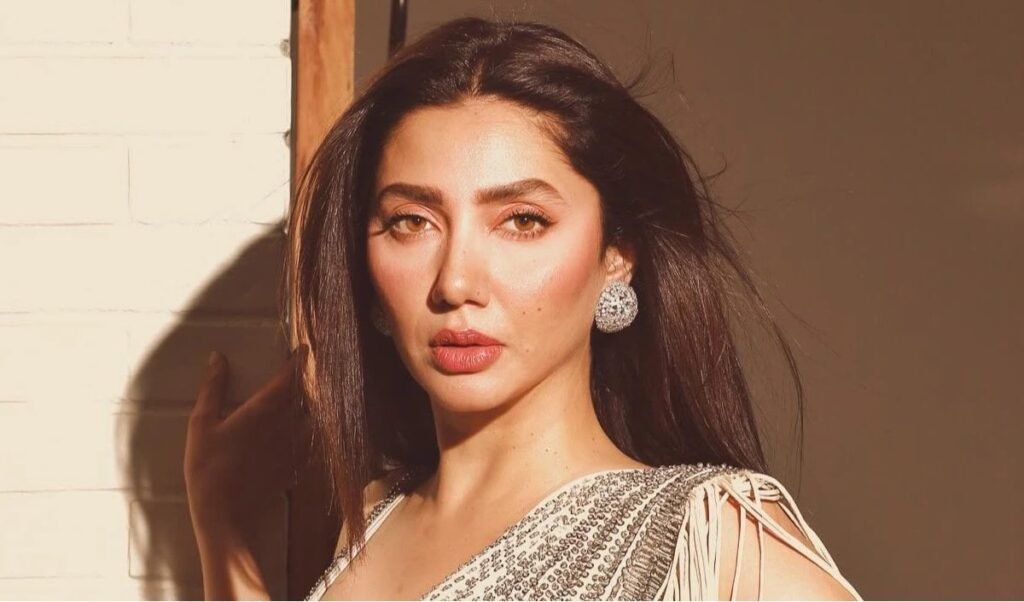 mahira khan flaunts baby bump as she expects first child with salim karim