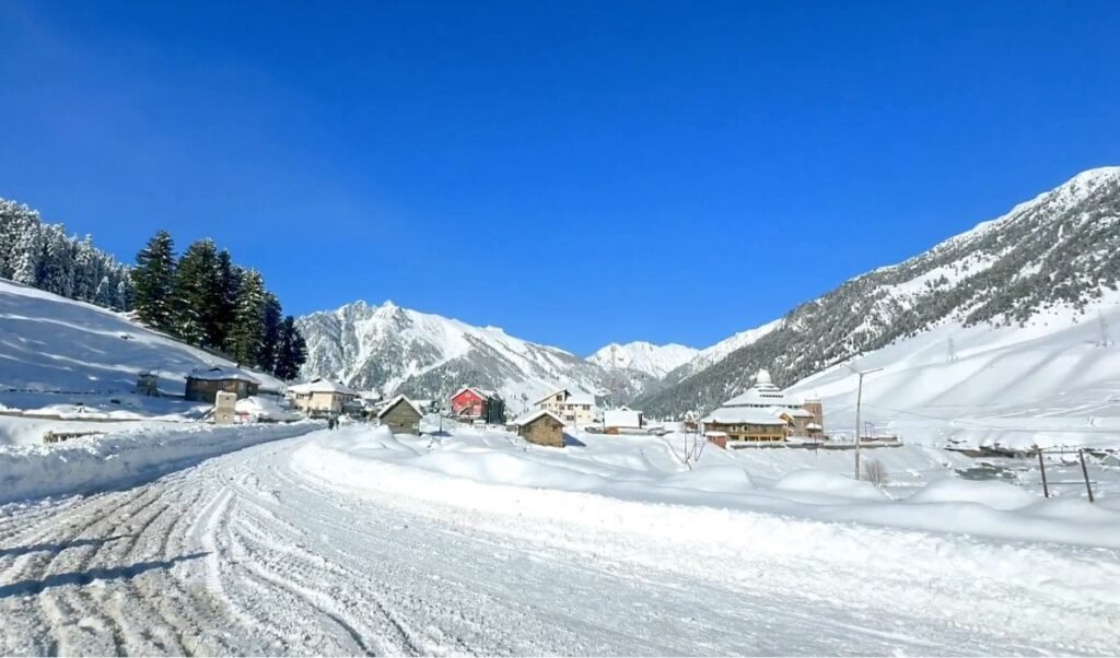 नेपाल में Himlung Himal Base Camp में हिमस्खलन, 10 लोग लापता; भारी बारिश से बाढ़ का खतरा नेपाल में Himlung Himal Base Camp में हिमस्खलन, 10 लोग लापता; भारी बारिश से बाढ़ का खतरा