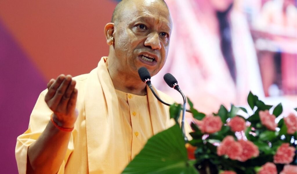 यूपी में EWS सर्टिफिकेट और ज़मीन का बंटवारा ऑनलाइन हुआ; खतौनी रिकॉर्ड्स को आसान बनाया गया यूपी में EWS सर्टिफिकेट और ज़मीन का बंटवारा ऑनलाइन हुआ; खतौनी रिकॉर्ड्स को आसान बनाया गया