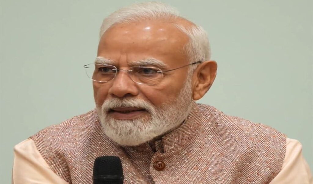 लीडर्स की पीढ़ियों को तैयार करना… PM मोदी ने शताब्दी समारोह से पहले श्री राम कॉलेज ऑफ़ कॉमर्स की तारीफ़ की लीडर्स की पीढ़ियों को तैयार करना… PM मोदी ने शताब्दी समारोह से पहले श्री राम कॉलेज ऑफ़ कॉमर्स की तारीफ़ की