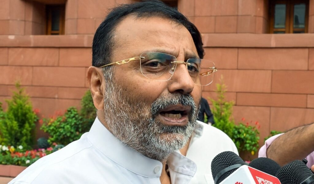 सरकार के खिलाफ बोलना देशद्रोह! निशिकांत दुबे ने राहुल गांधी के विदेश यात्रा पर प्रतिबंध की मांग की, नेहरू के पत्र का दिया हवाला सरकार के खिलाफ बोलना देशद्रोह! निशिकांत दुबे ने राहुल गांधी के विदेश यात्रा पर प्रतिबंध की मांग की, नेहरू के पत्र का दिया हवाला