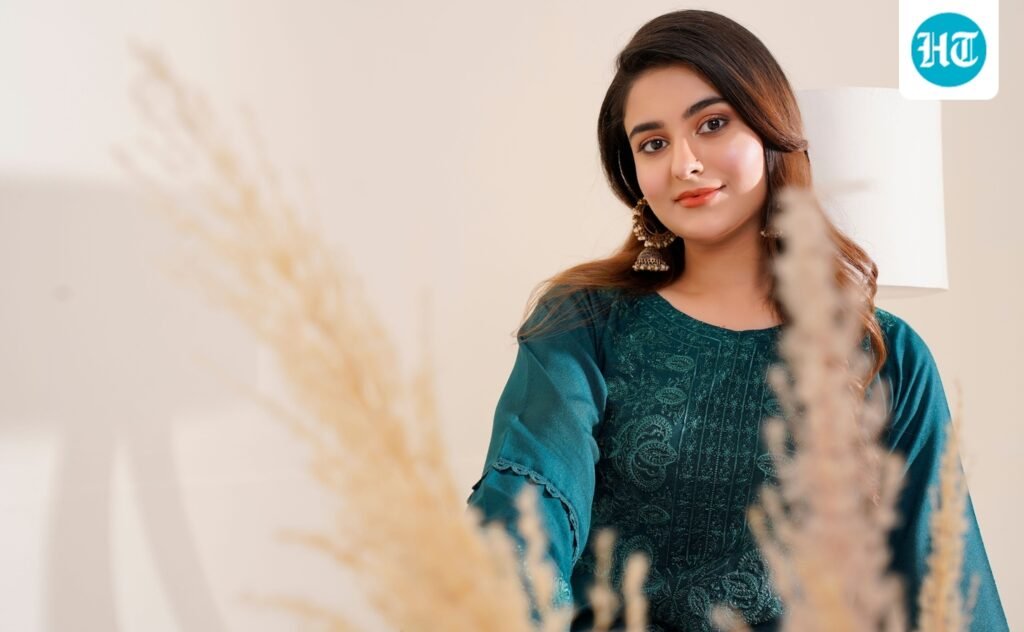 10 Chikankari kurtis to refresh your festive wardrobe this season 10 Chikankari kurtis to refresh your festive wardrobe this season