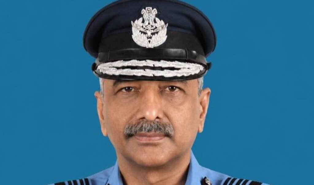 3500 घंटे उड़ान का अनुभव, Air Marshal Ashutosh Dixit होंगे Indian Air Force के नए चीफ 3500 घंटे उड़ान का अनुभव, Air Marshal Ashutosh Dixit होंगे Indian Air Force के नए चीफ