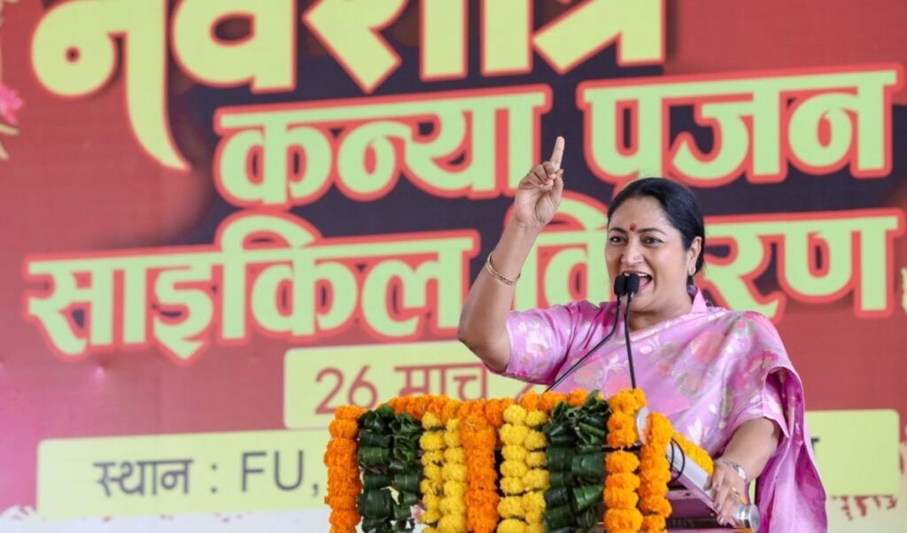 CM Rekha Gupta का AAP और Congress पर निशाना, कहा- राजधानी को बंधक नहीं बनने देंगे CM Rekha Gupta का AAP और Congress पर निशाना, कहा- राजधानी को बंधक नहीं बनने देंगे