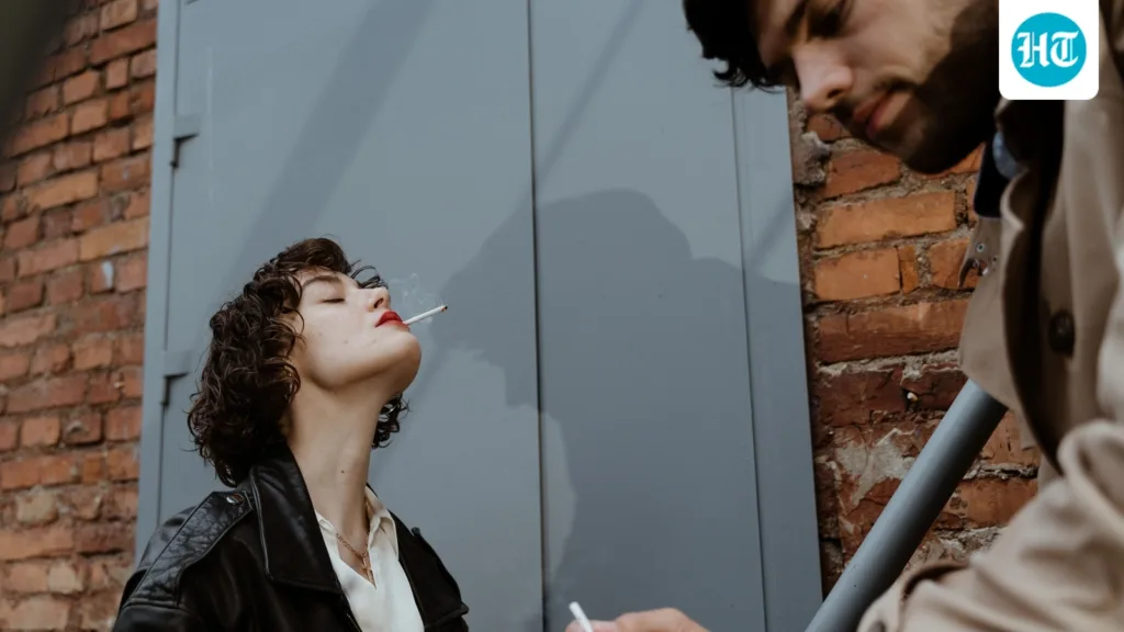 Can cigarette smoke from the next balcony affect your lungs? Understanding the dangers of second-hand smoke Can cigarette smoke from the next balcony affect your lungs? Understanding the dangers of second-hand smoke