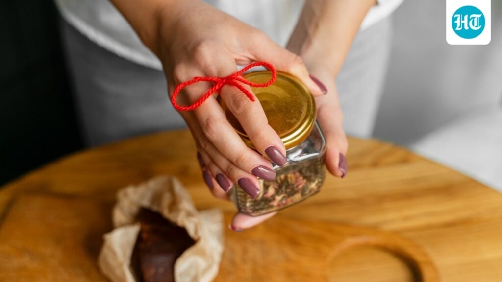 Hand pain while opening jars? Doctor shares early signs of arthritis you should not ignore Hand pain while opening jars? Doctor shares early signs of arthritis you should not ignore