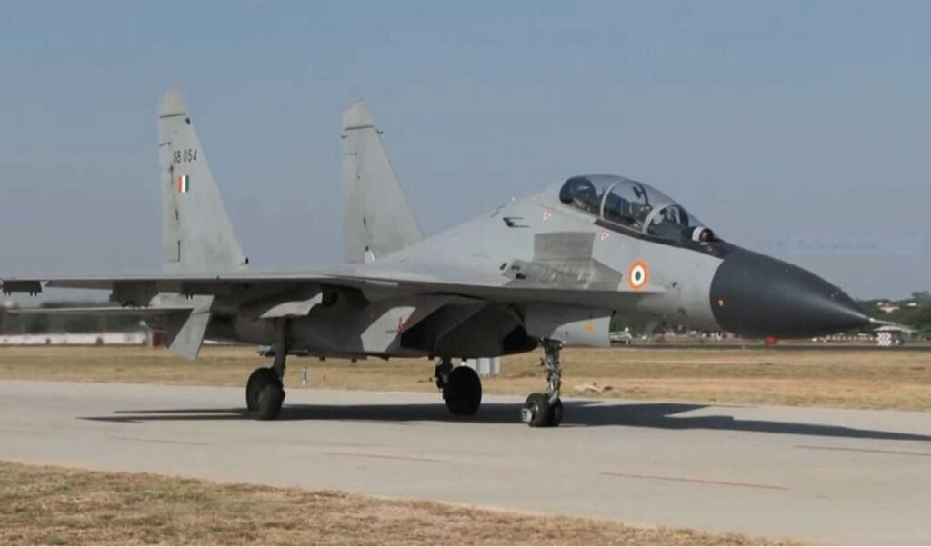 Jodhpur में Tarang Shakti 2026: वैश्विक एविएटर्स के साथ IAF Sarang का शानदार प्रदर्शन Jodhpur में Tarang Shakti 2026: वैश्विक एविएटर्स के साथ IAF Sarang का शानदार प्रदर्शन