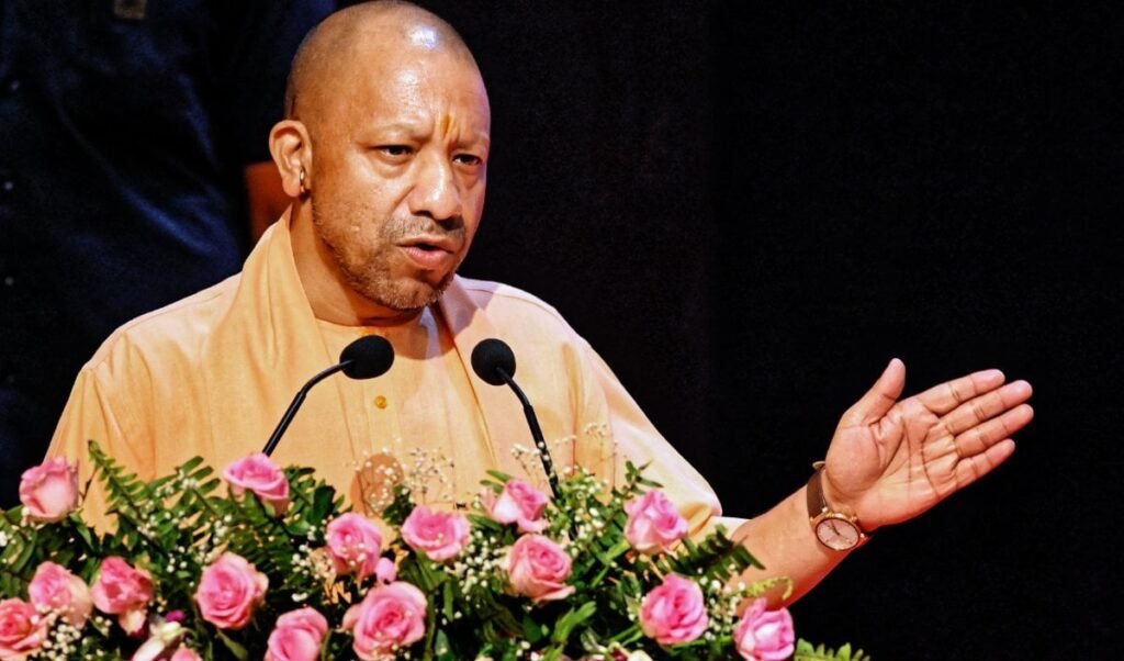 Maha Navami पर UP में 19 October को छुट्टी घोषित, CM Yogi का फैसला Maha Navami पर UP में 19 October को छुट्टी घोषित, CM Yogi का फैसला