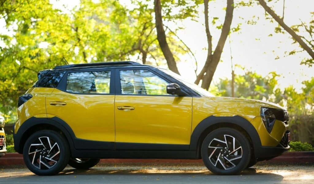 Mahindra XUV 3XO CNG 15 अक्टूबर को हो सकती है लॉन्च, 2 सिलेंडरों के साथ दिखे नए फीचर्स Mahindra XUV 3XO CNG 15 अक्टूबर को हो सकती है लॉन्च, 2 सिलेंडरों के साथ दिखे नए फीचर्स
