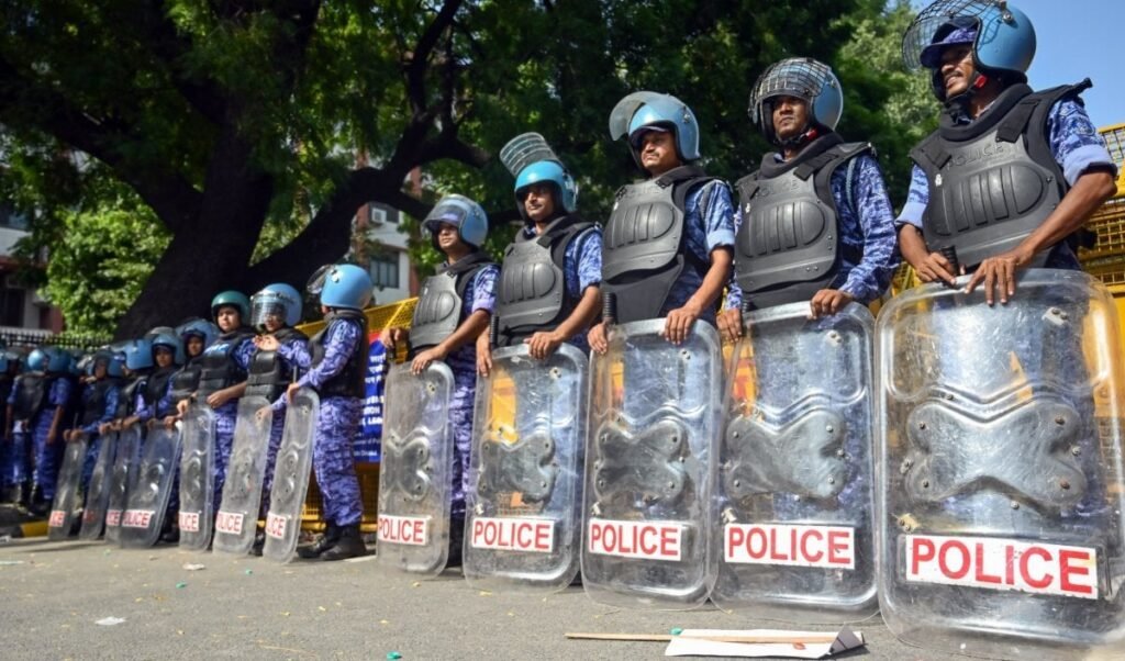 NHRC की दिल्ली पुलिस आयुक्त को नोटिस: जंतर-मंतर पर महिला पत्रकारों से कथित यौन उत्पीड़न मामले में 2 सप्ताह में मांगी रिपोर्ट NHRC की दिल्ली पुलिस आयुक्त को नोटिस: जंतर-मंतर पर महिला पत्रकारों से कथित यौन उत्पीड़न मामले में 2 सप्ताह में मांगी रिपोर्ट