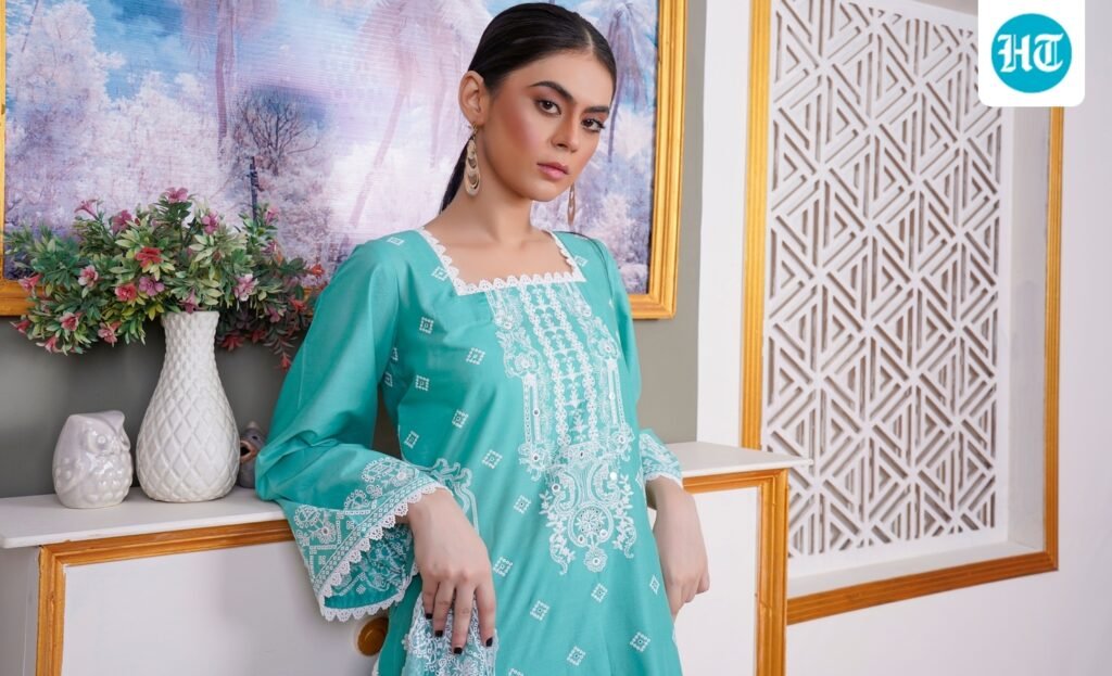 One kurta, 5 festive looks: How I style the same outfit differently to create a new vibe every time One kurta, 5 festive looks: How I style the same outfit differently to create a new vibe every time