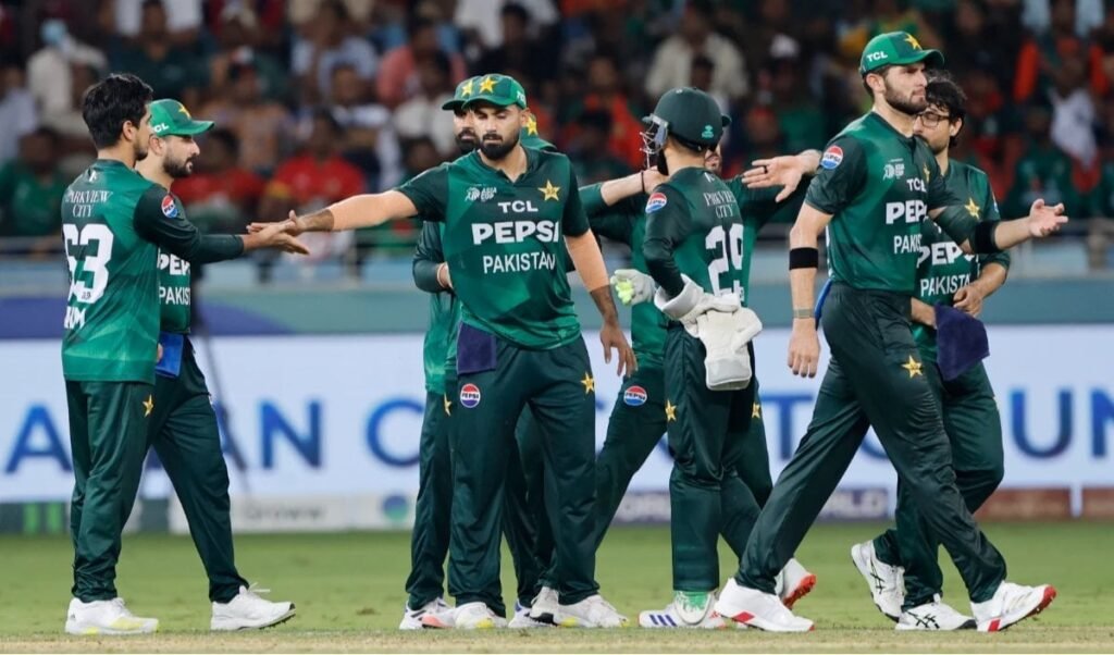 Pakistan Cricket Board को बड़ा झटका, Broadcast Rights तय कीमत से आधी रकम पर बिके Pakistan Cricket Board को बड़ा झटका, Broadcast Rights तय कीमत से आधी रकम पर बिके