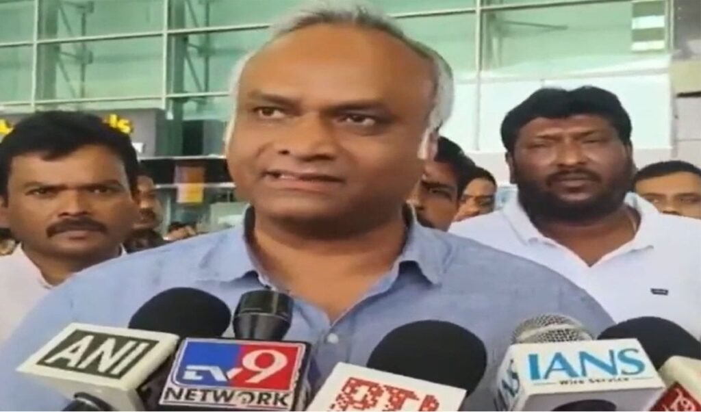 Pre-printed Form 7 पर जवाब दे BJP, Karnataka Minister Priyank Kharge ने उठाए सवाल Pre-printed Form 7 पर जवाब दे BJP, Karnataka Minister Priyank Kharge ने उठाए सवाल