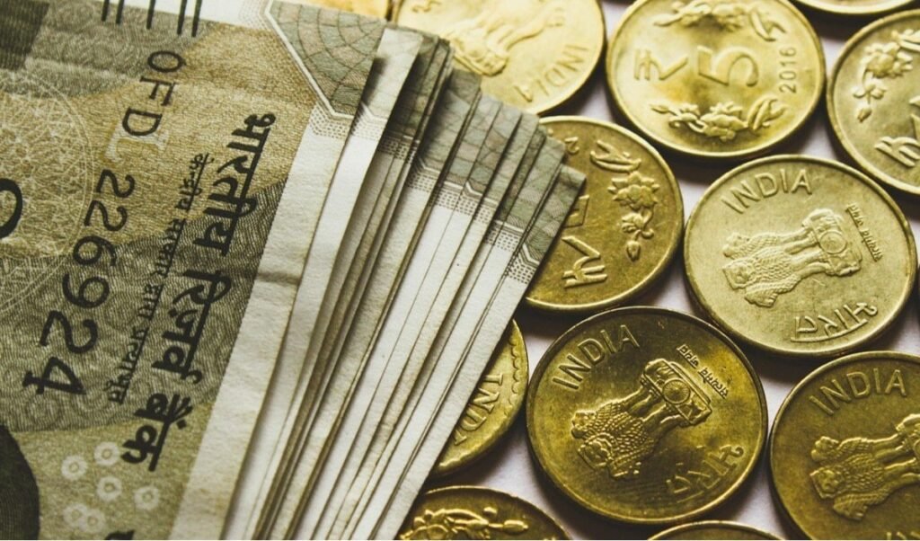 RBI के कदमों से US Dollar के मुकाबले Rupee 1 Percent मजबूत होकर 95.76 पर पहुंचा