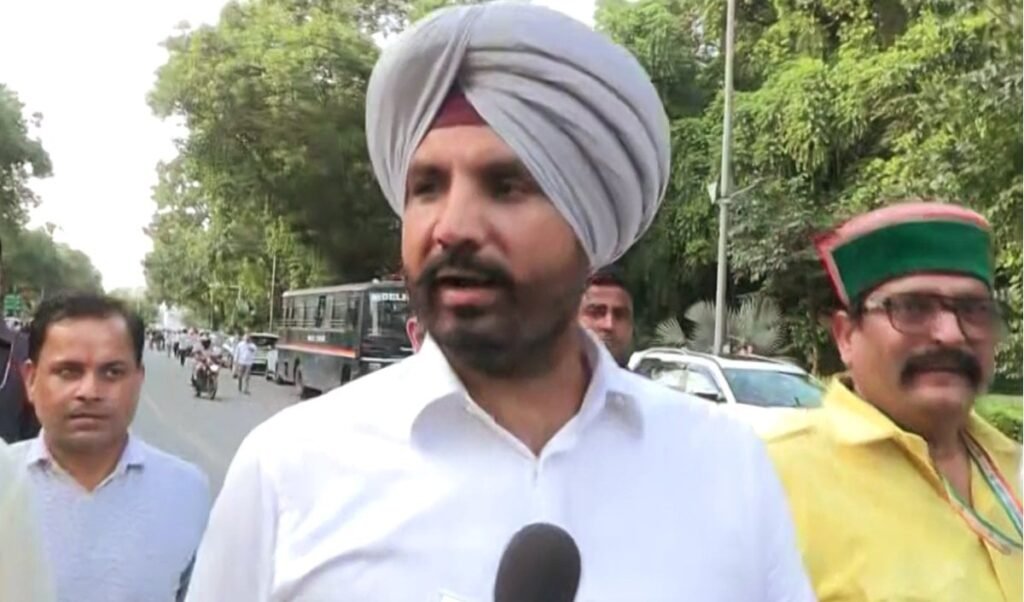 Raja Warring ने बदला अपना X बायो, Punjab Congress में नए PPCC अध्यक्ष को लेकर सियासी हलचल तेज Raja Warring ने बदला अपना X बायो, Punjab Congress में नए PPCC अध्यक्ष को लेकर सियासी हलचल तेज