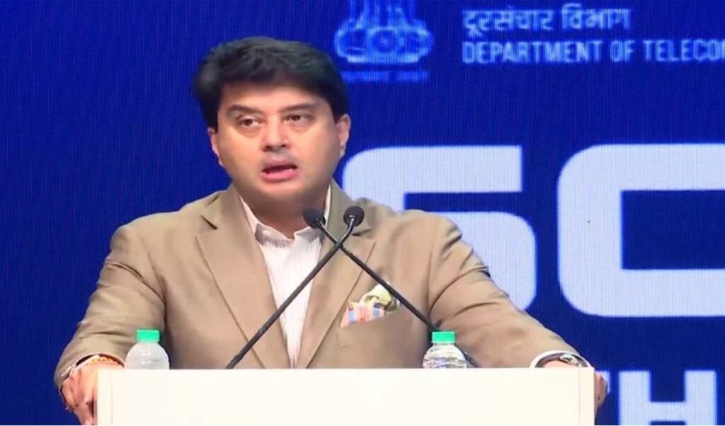 Satcom सेक्टर में नहीं चलेगी Monopoly, सिंधिया ने किया साफ- सुरक्षा जांच और चार्ज तय होने के बाद मिलेगा Spectrum