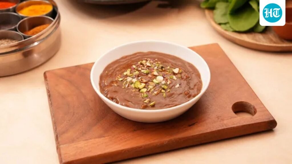 Sweet, warm comfort in a bowl: Try Chef Sanjeev Kapoor’s besan ka sheera recipe Sweet, warm comfort in a bowl: Try Chef Sanjeev Kapoor’s besan ka sheera recipe