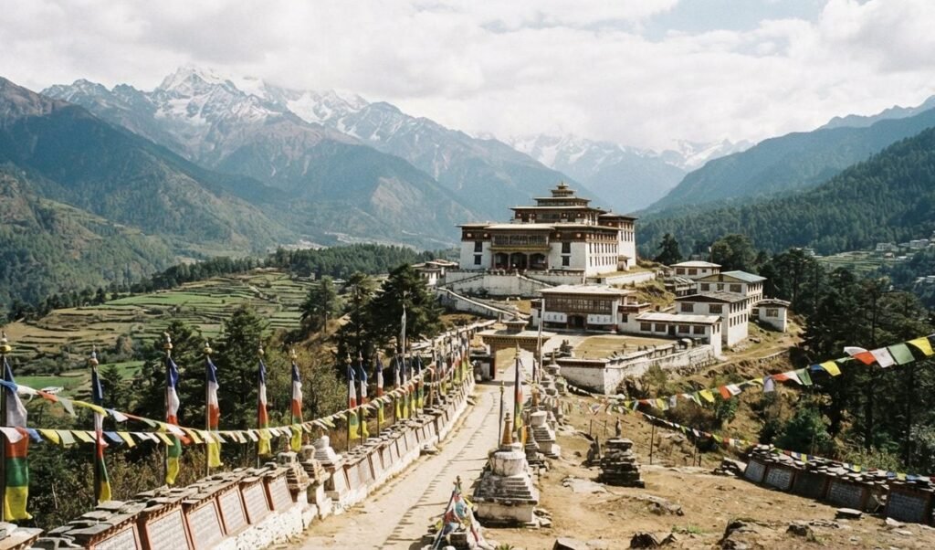 Tawang में एक नवंबर से श्रद्धालु कर सकेंगे भगवान बुद्ध के पवित्र अवशेषों के दर्शन Tawang में एक नवंबर से श्रद्धालु कर सकेंगे भगवान बुद्ध के पवित्र अवशेषों के दर्शन