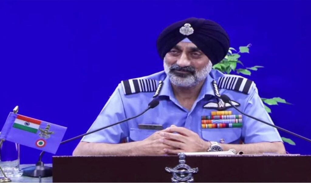 Tejas LCA Mk-1A की डिलीवरी में भारी देरी, IAF अब Mk-2 पर भी कर रही विचार Tejas LCA Mk-1A की डिलीवरी में भारी देरी, IAF अब Mk-2 पर भी कर रही विचार