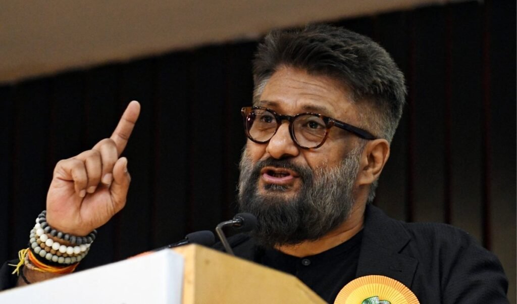 Vivek Agnihotri के बयानों पर भड़का विश्व हिंदू परिषद! पूछा- 'हिंदू धर्म पर सवाल उठाने वाले आप कौन?'