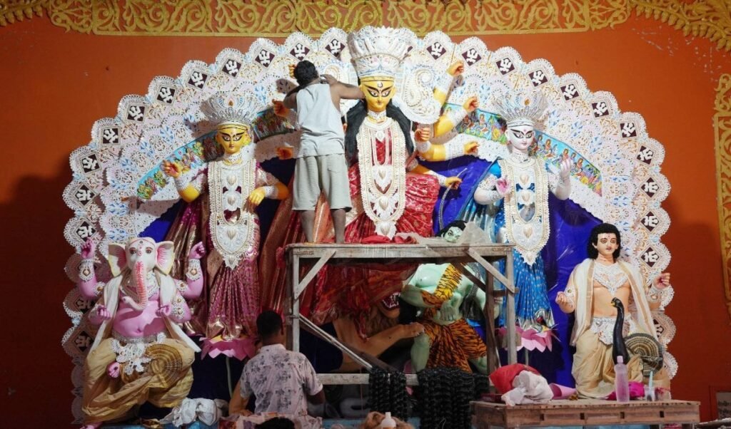 West Bengal में 58000 Durga Puja का आयोजन, Belur Math जाएंगे HM Amit Shah, CM ने की ये खास अपील